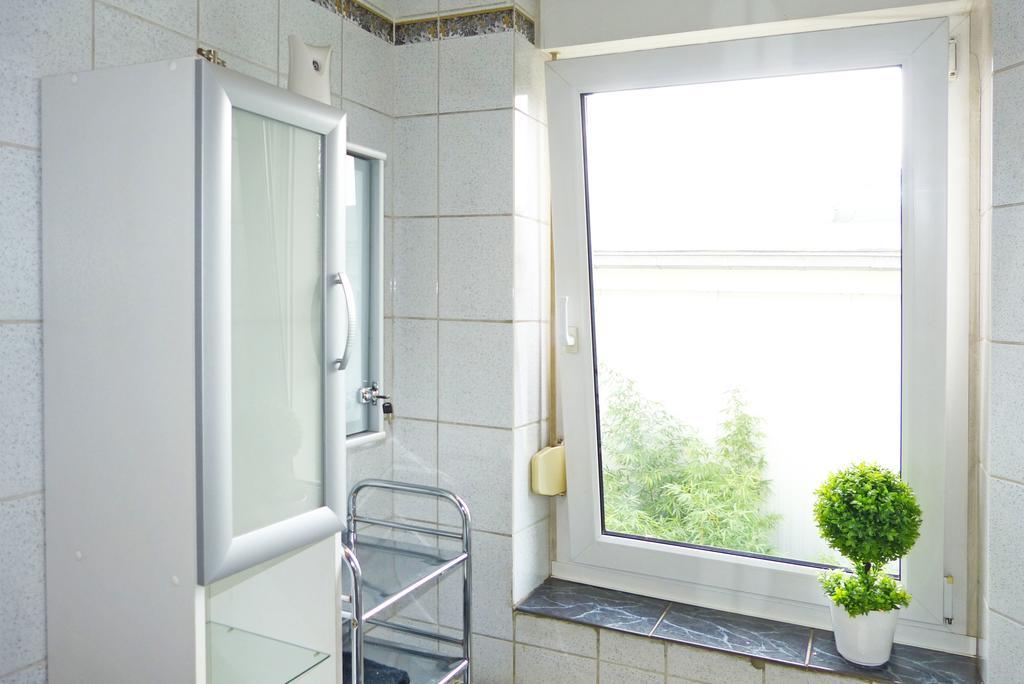 Messe-Zimmer Tus-Treff Düsseldorf Dış mekan fotoğraf
