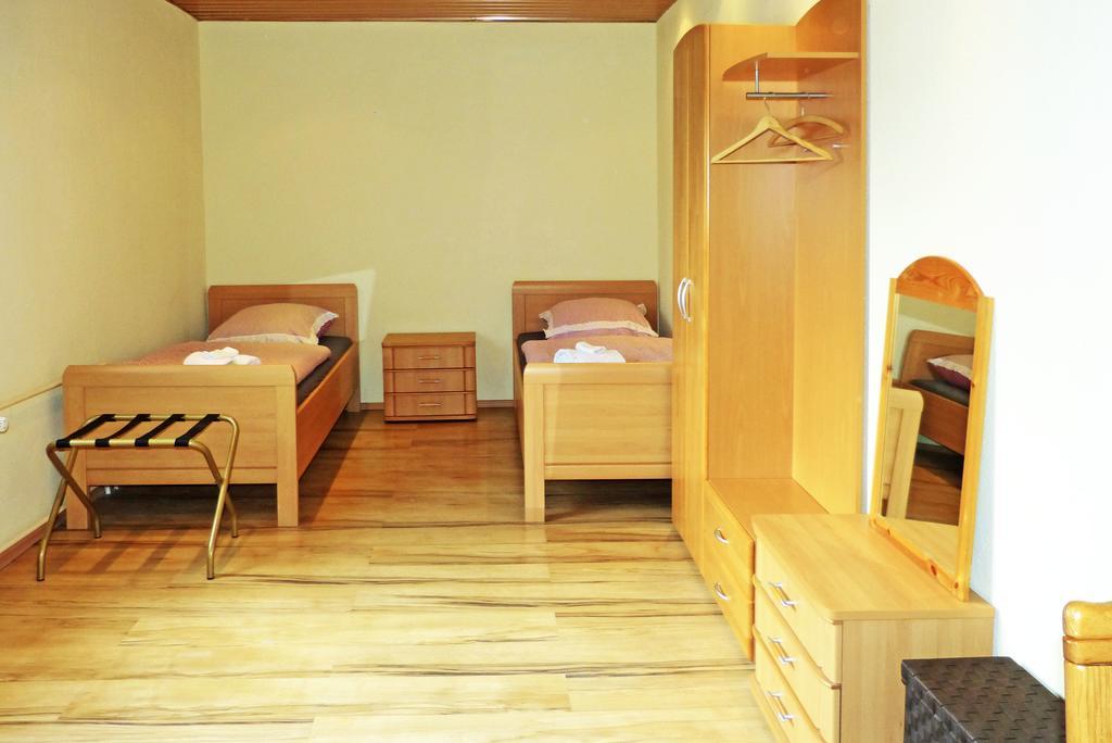 Messe-Zimmer Tus-Treff Düsseldorf Oda fotoğraf