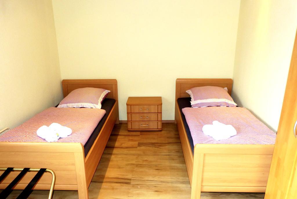Messe-Zimmer Tus-Treff Düsseldorf Oda fotoğraf